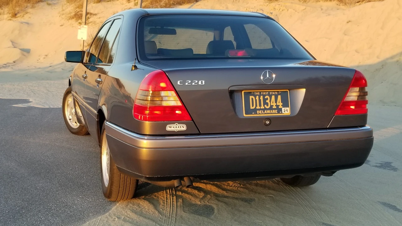 1995 Mercedes-Benz W202 C-Class - Image 11 of 31