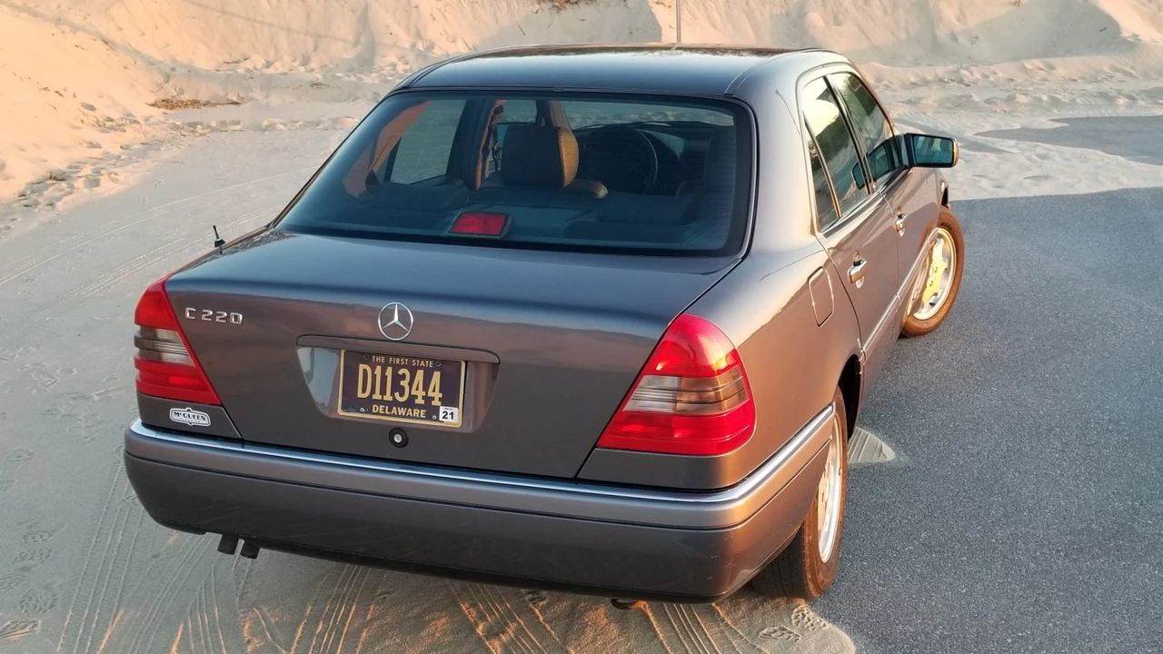 1995 Mercedes-Benz W202 C-Class - Image 16 of 31
