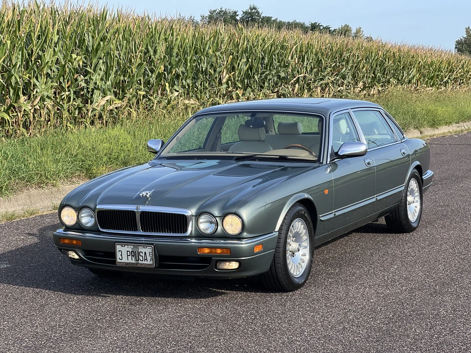 1996 Jaguar X300 XJ - Image 2 of 31