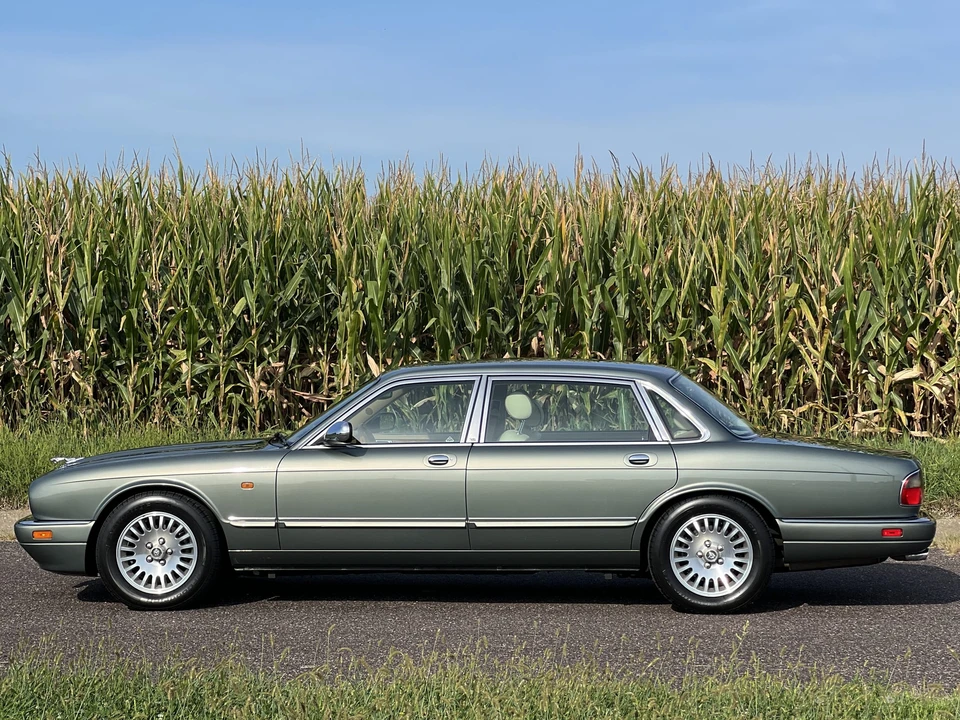 1996 Jaguar X300 XJ - Image 14 of 31