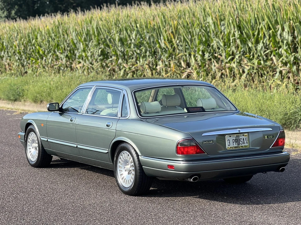 1996 Jaguar X300 XJ - Image 25 of 31