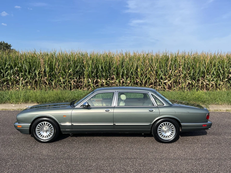1996 Jaguar X300 XJ - Image 16 of 31