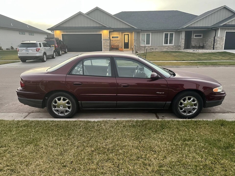 1997 Buick Regal - Image 4 of 31