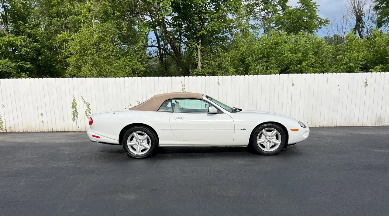 1997 Jaguar X100 XK8 - Image 25 of 31