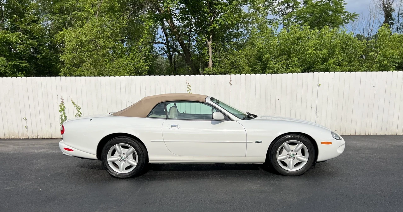 1997 Jaguar X100 XK8 - Image 24 of 31