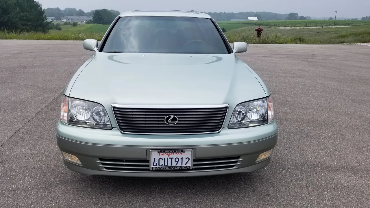 1998 Lexus LS 2nd Gen - Image 2 of 31