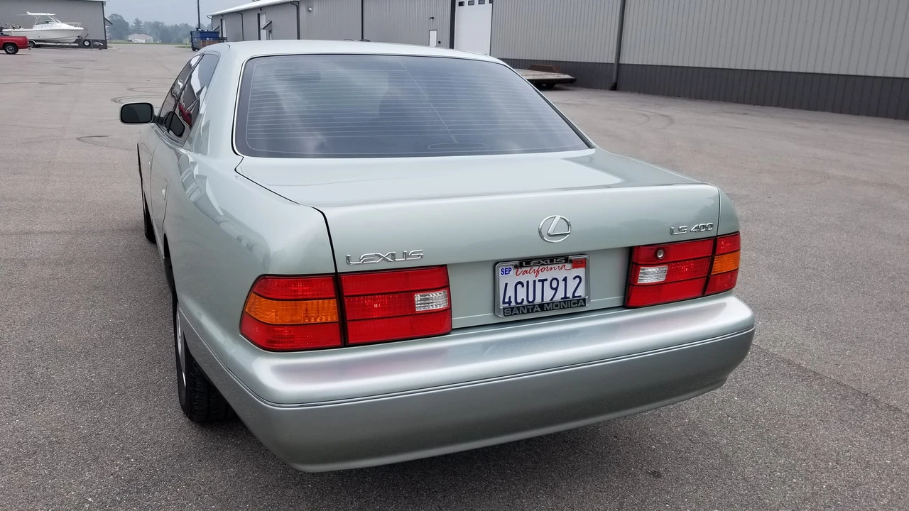 1998 Lexus LS 2nd Gen - Image 11 of 31