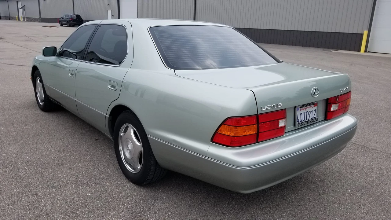 1998 Lexus LS 2nd Gen - Image 12 of 31