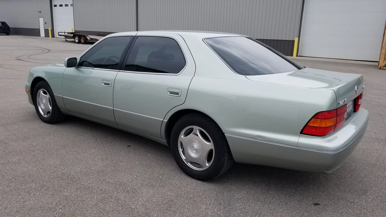 1998 Lexus LS 2nd Gen - Image 13 of 31