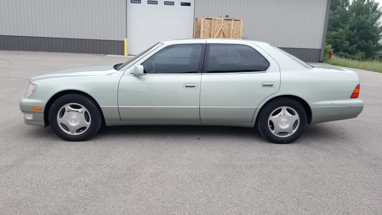 1998 Lexus LS 2nd Gen - Image 14 of 31