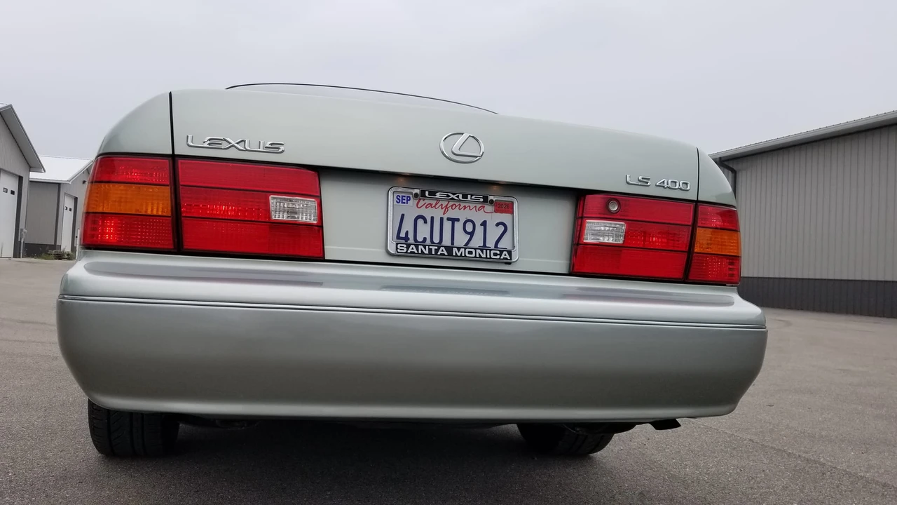 1998 Lexus LS 2nd Gen - Image 29 of 31
