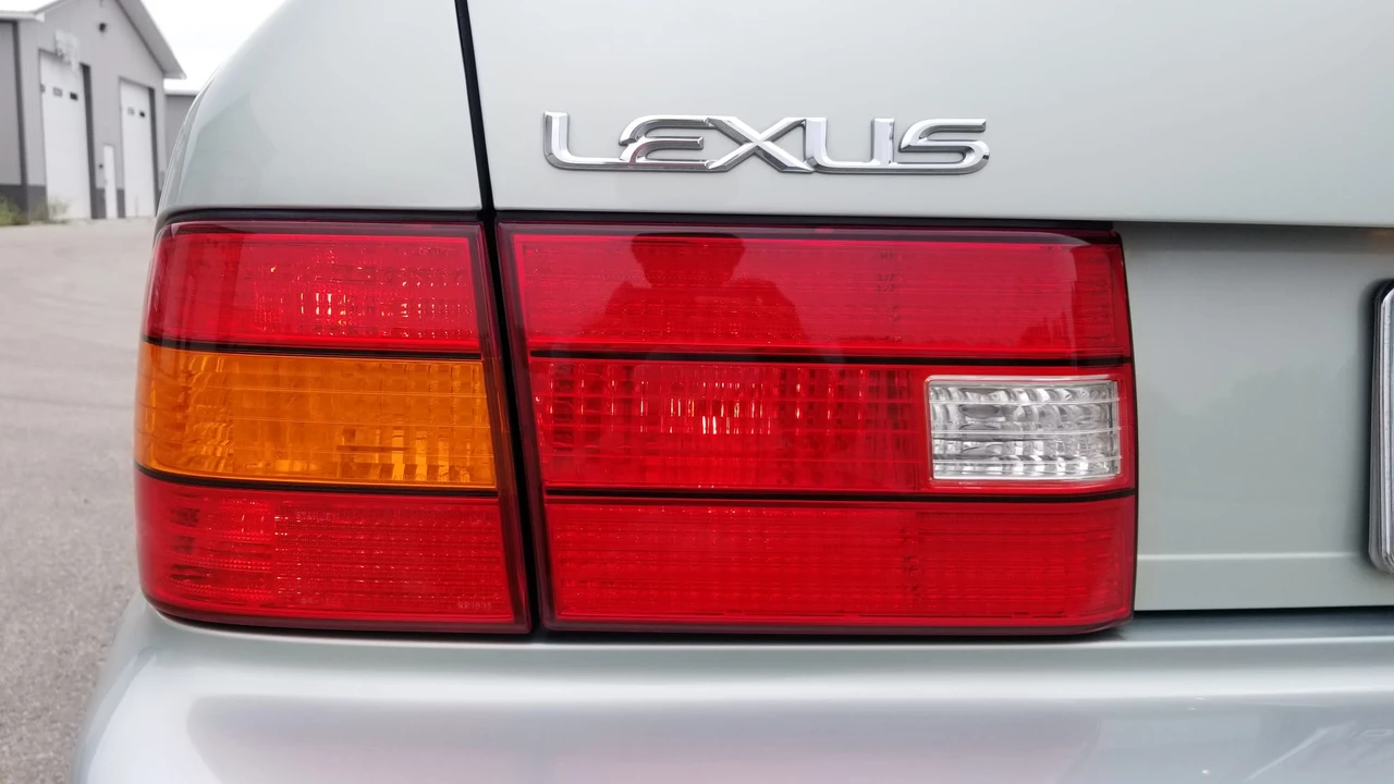 1998 Lexus LS 2nd Gen - Image 28 of 31