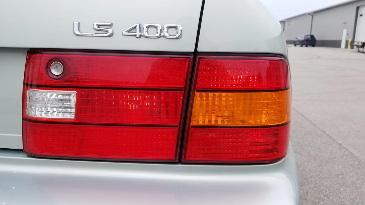 1998 Lexus LS 2nd Gen - Image 30 of 31
