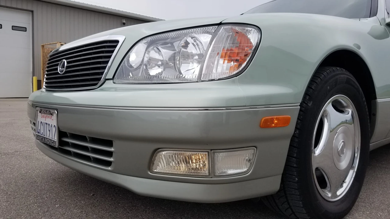 1998 Lexus LS 2nd Gen - Image 23 of 31