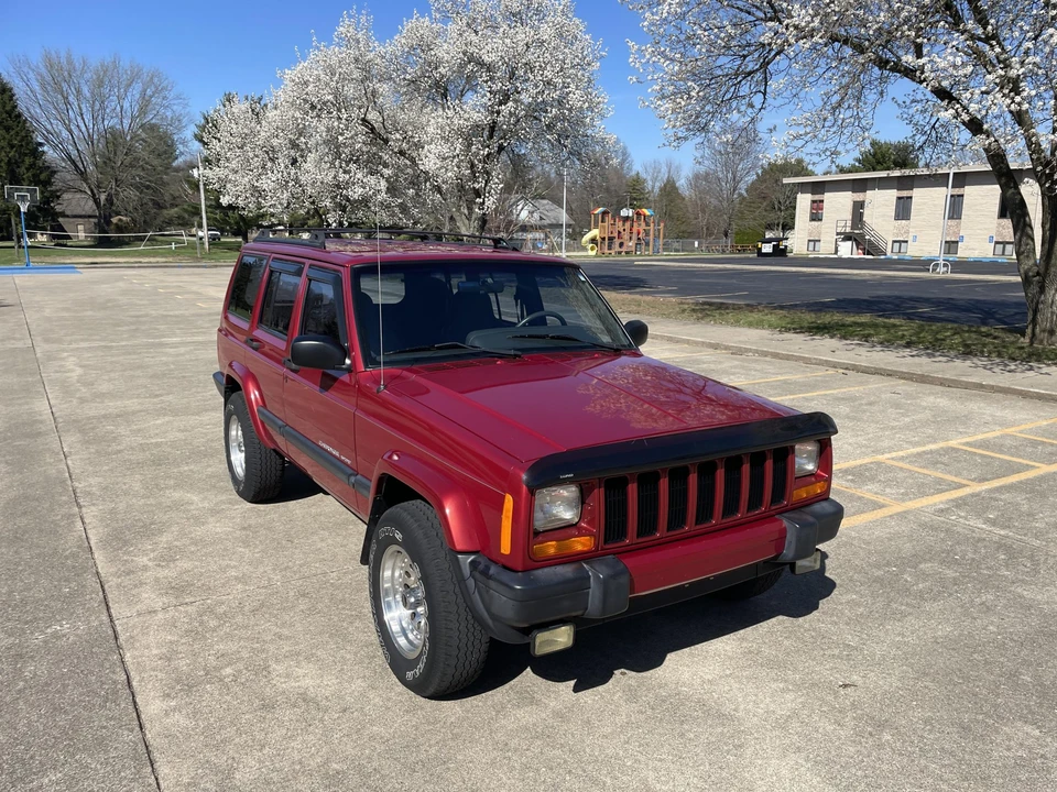 1999 Jeep XJ Cherokee - Image 2 of 31