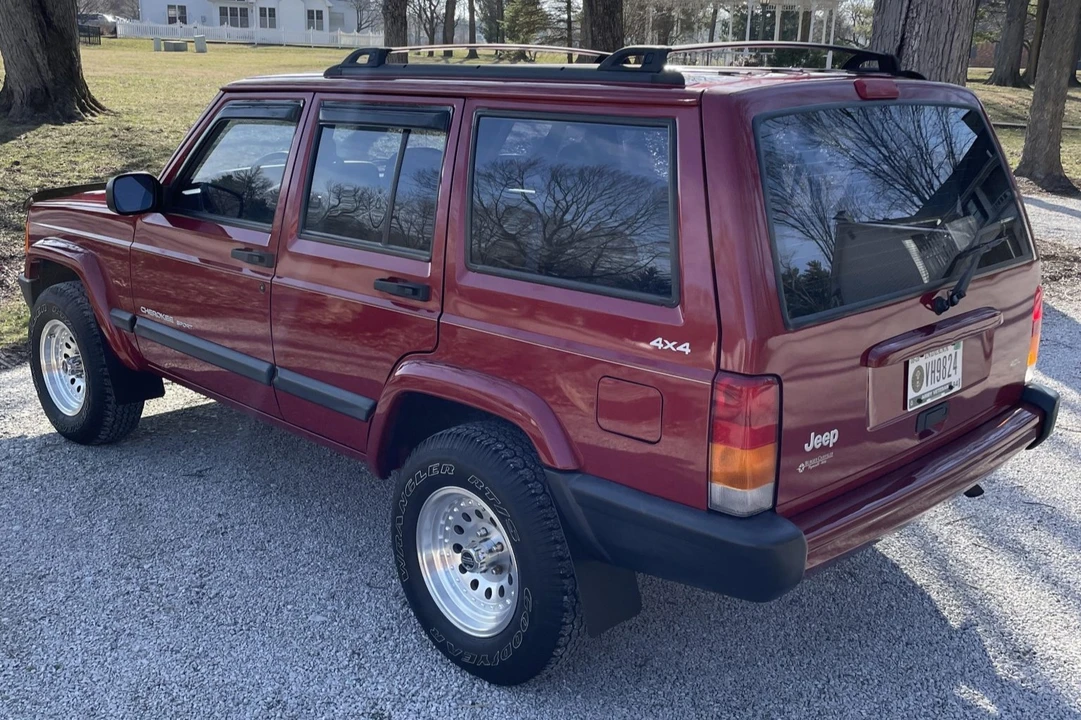 1999 Jeep XJ Cherokee - Image 9 of 31