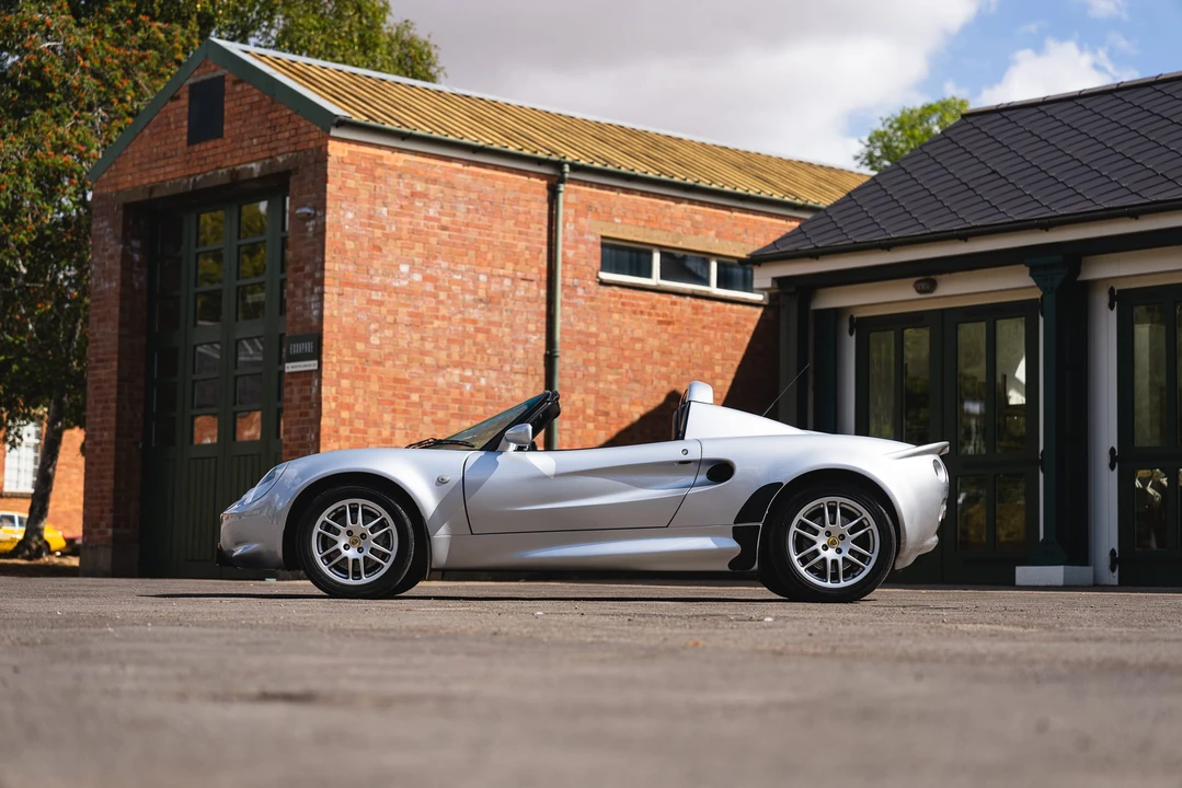 1999 Lotus Elise Series 1 - Image 16 of 31