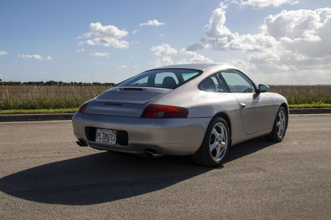 1999 Porsche 996 Carrera - Image 11 of 31