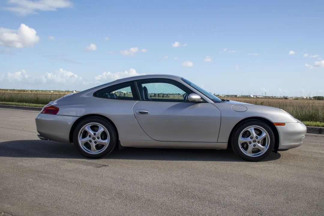 1999 Porsche 996 Carrera - Image 12 of 31