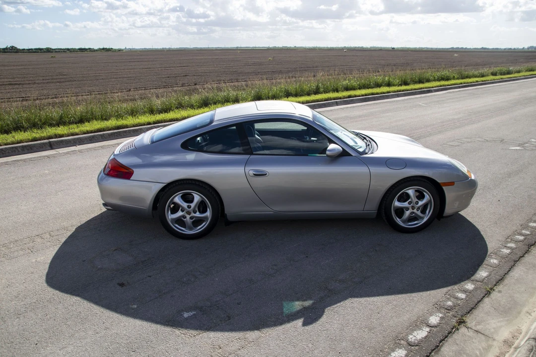 1999 Porsche 996 Carrera - Image 13 of 31