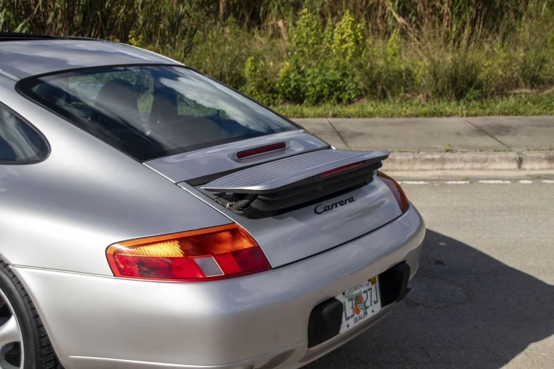 1999 Porsche 996 Carrera - Image 24 of 31