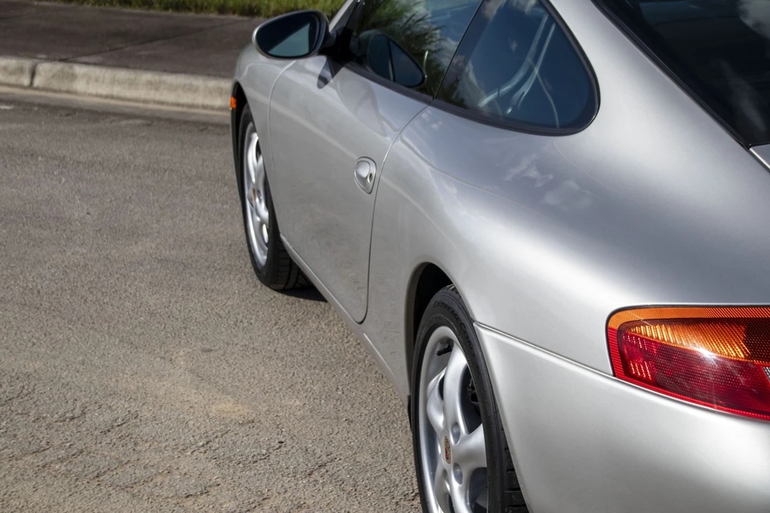1999 Porsche 996 Carrera - Image 25 of 31