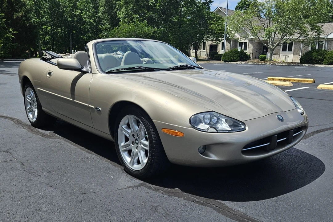 2000 Jaguar X100 XK8 - Image 2 of 31