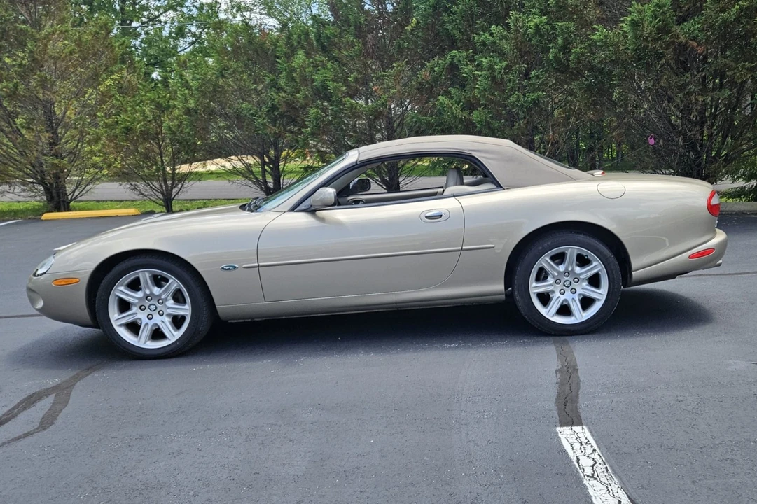 2000 Jaguar X100 XK8 - Image 11 of 31