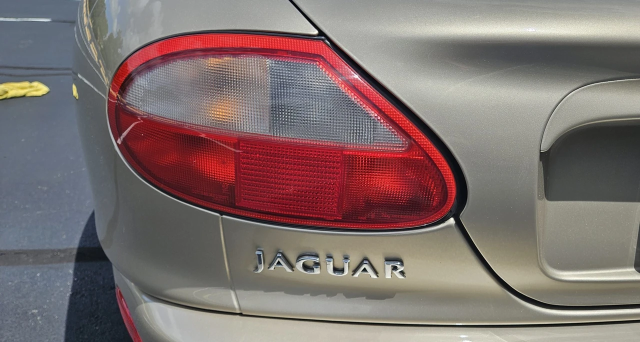 2000 Jaguar X100 XK8 - Image 21 of 31