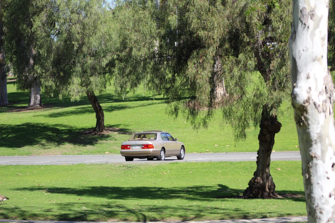 2000 Lexus LS 2nd Gen - Image 26 of 31