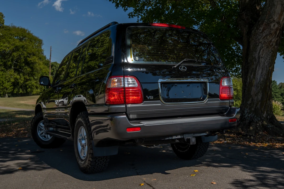 2000 Lexus LX 2nd Gen - Image 8 of 31