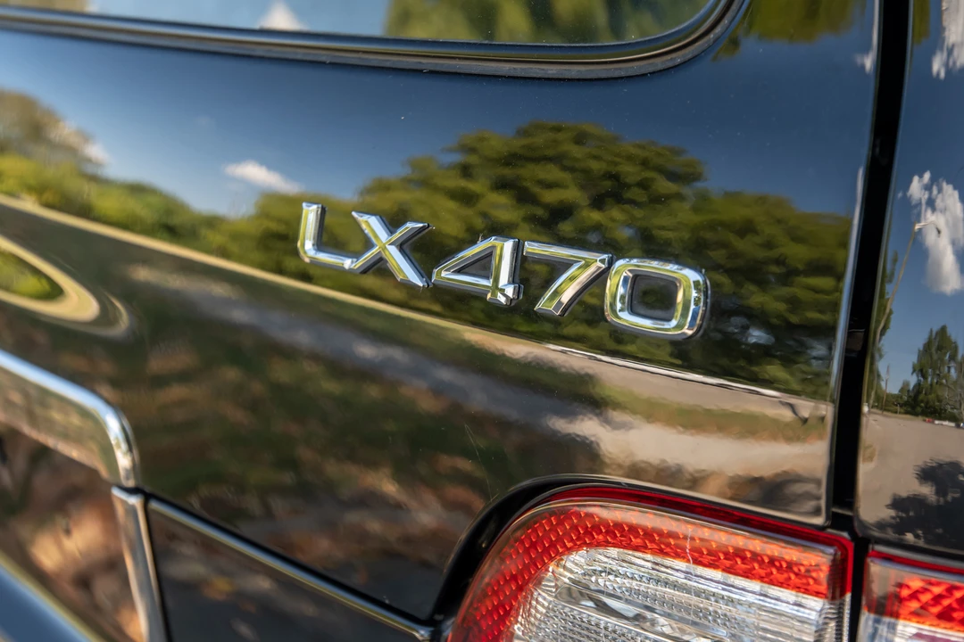 2000 Lexus LX 2nd Gen - Image 14 of 31