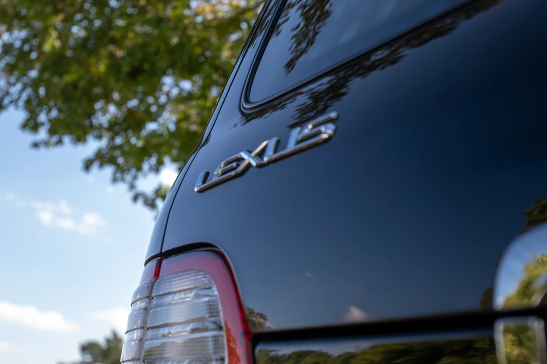 2000 Lexus LX 2nd Gen - Image 11 of 31