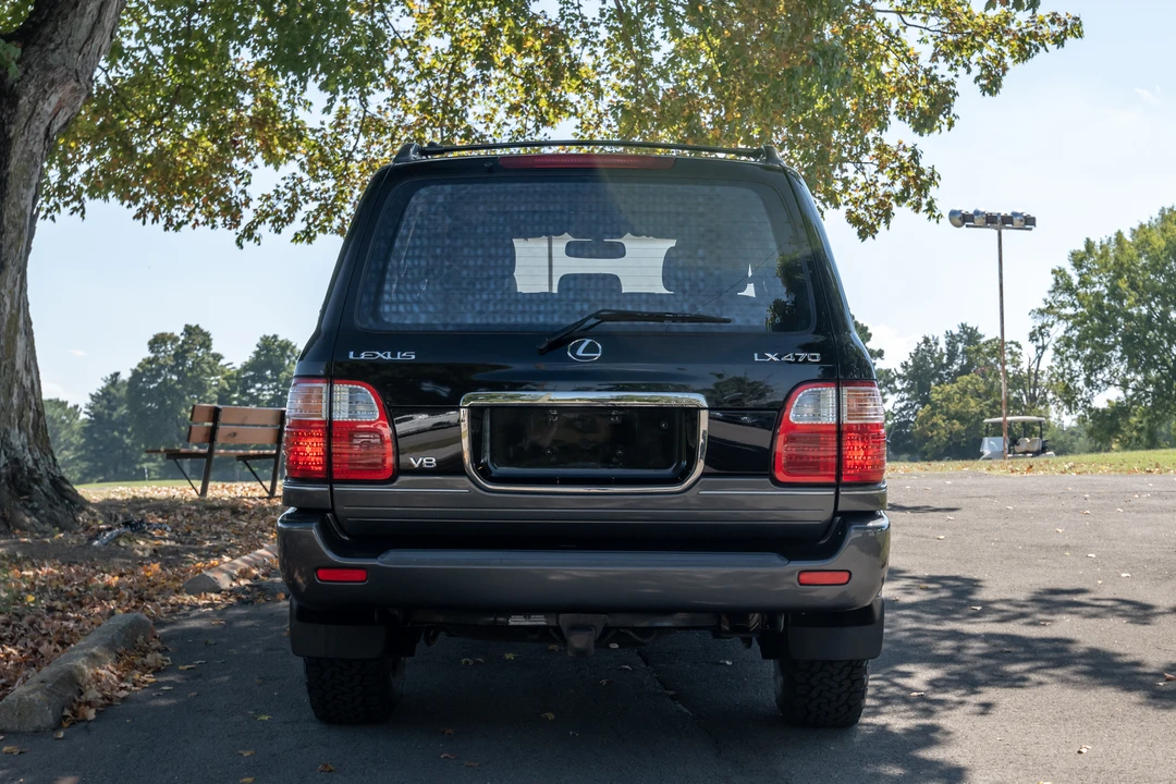2000 Lexus LX 2nd Gen - Image 10 of 31