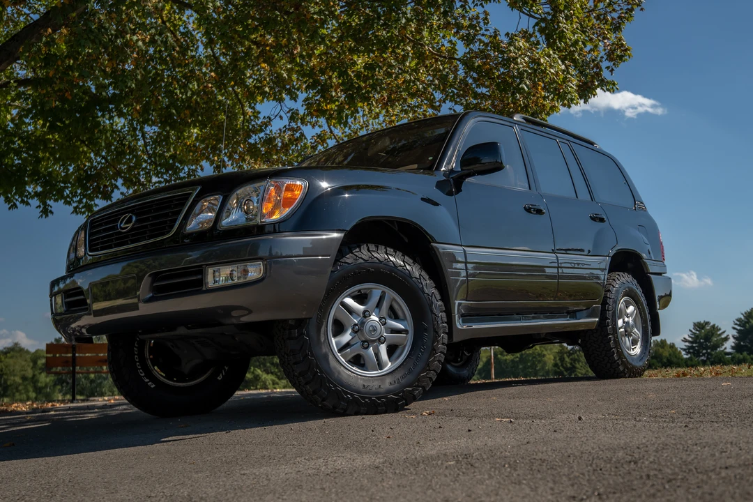 2000 Lexus LX 2nd Gen - Image 4 of 31