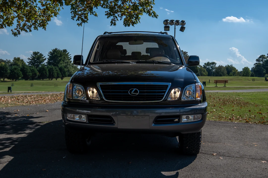 2000 Lexus LX 2nd Gen - Image 26 of 31