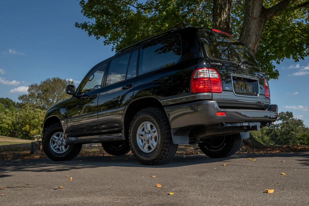 2000 Lexus LX 2nd Gen - Image 7 of 31
