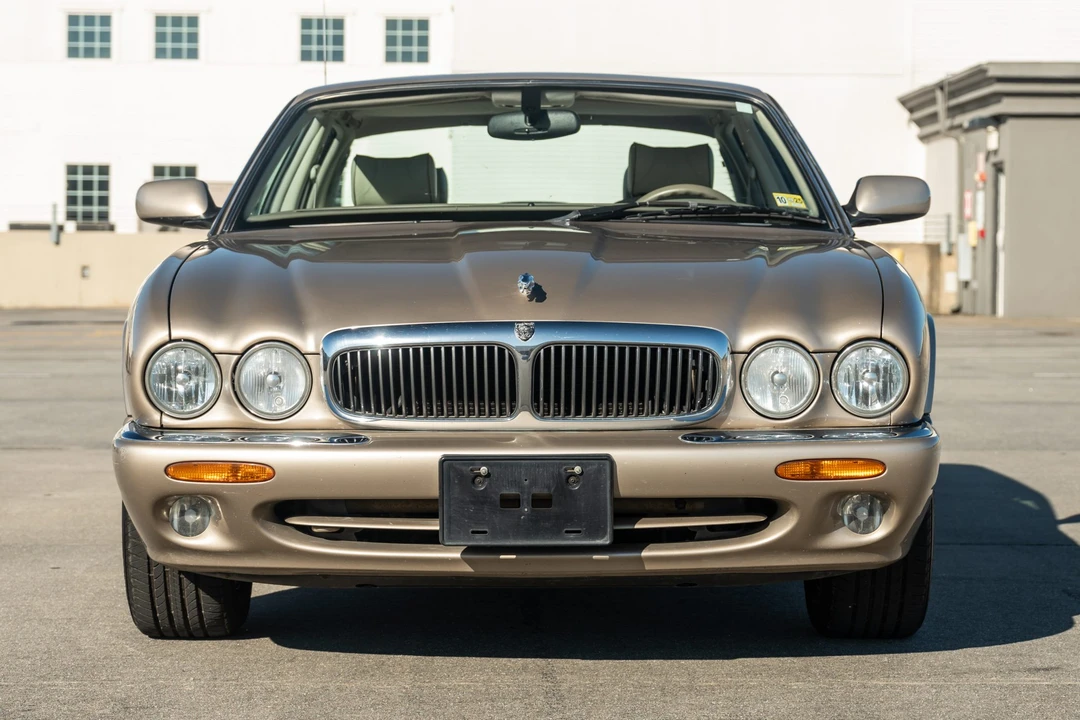 2001 Jaguar X308 XJ - Image 3 of 31