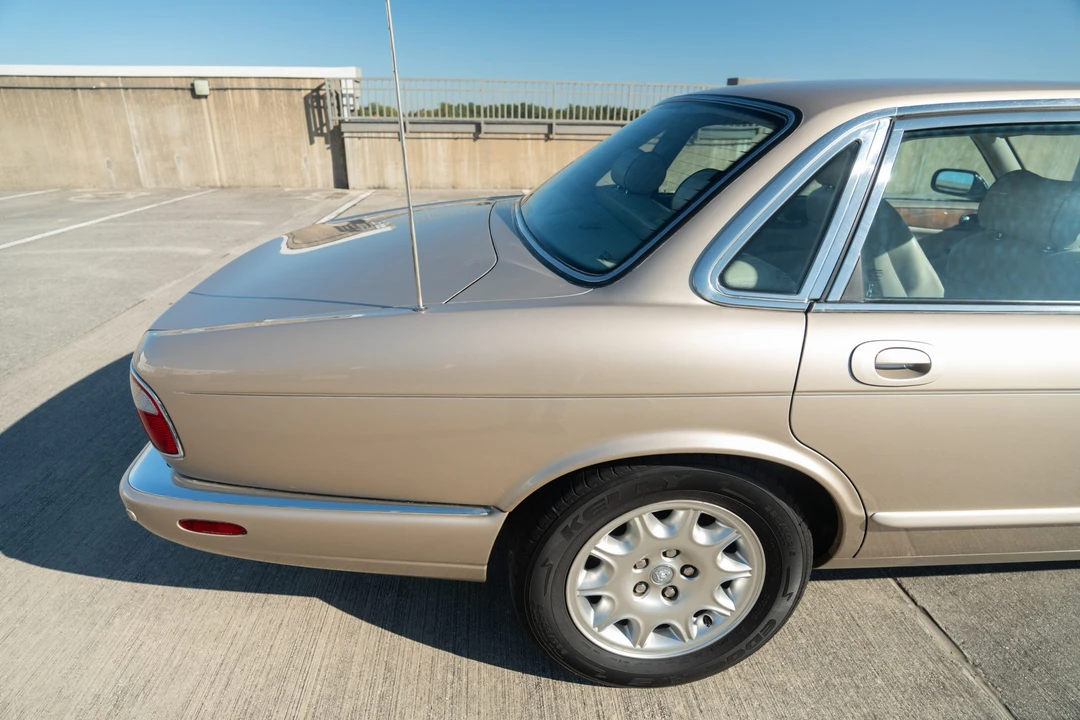 2001 Jaguar X308 XJ - Image 29 of 31