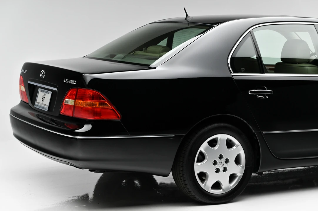 2001 Lexus LS 3rd Gen - Image 28 of 31