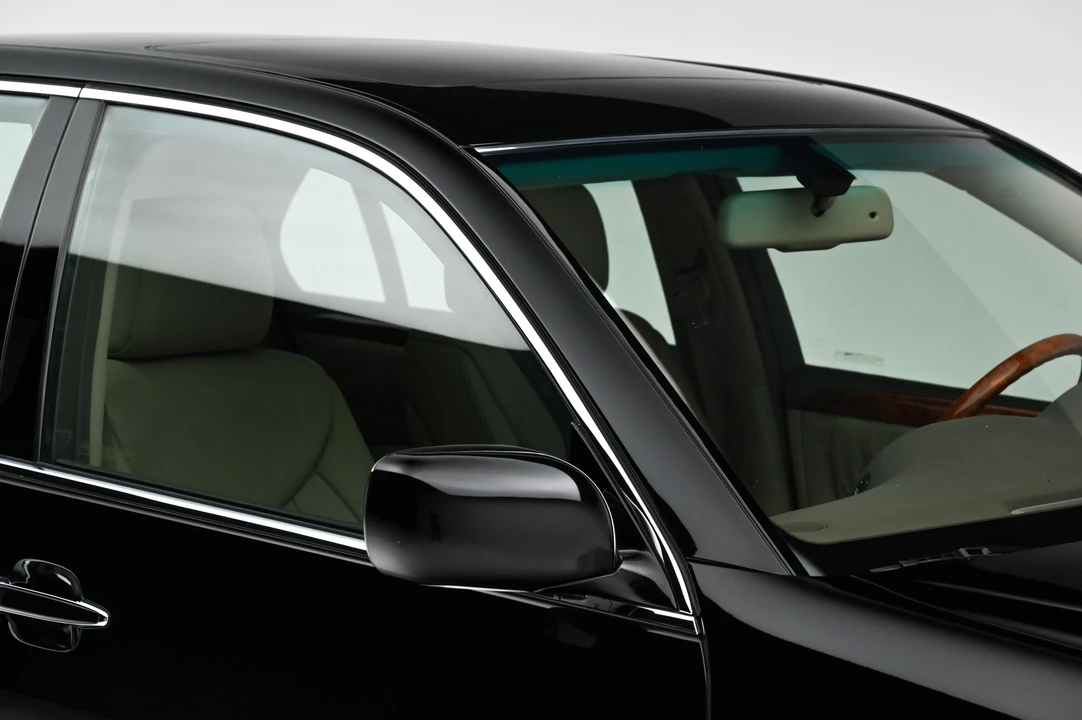 2001 Lexus LS 3rd Gen - Image 30 of 31