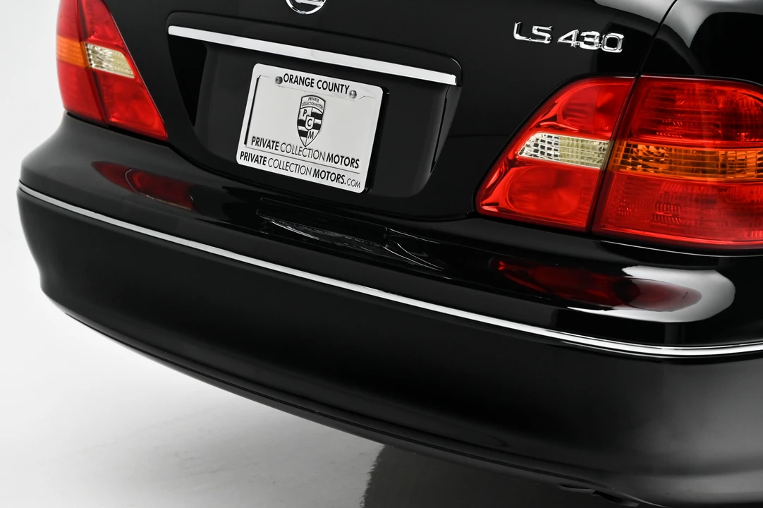 2001 Lexus LS 3rd Gen - Image 21 of 31
