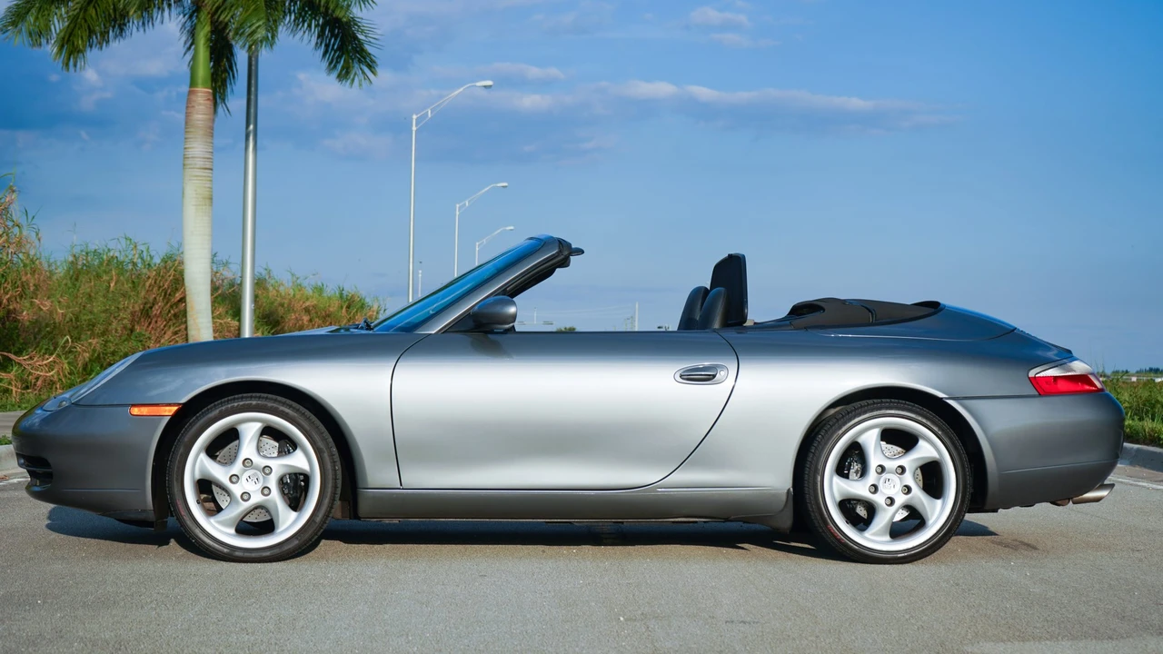 2001 Porsche 996 Carrera - Image 9 of 31