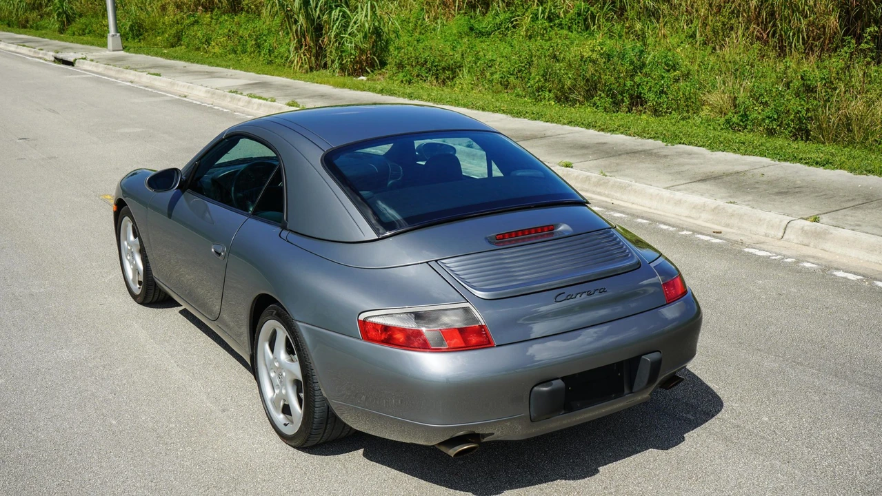 2001 Porsche 996 Carrera - Image 15 of 31