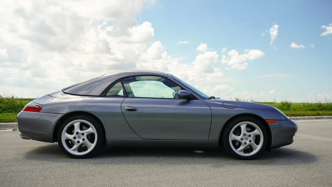 2001 Porsche 996 Carrera - Image 20 of 31