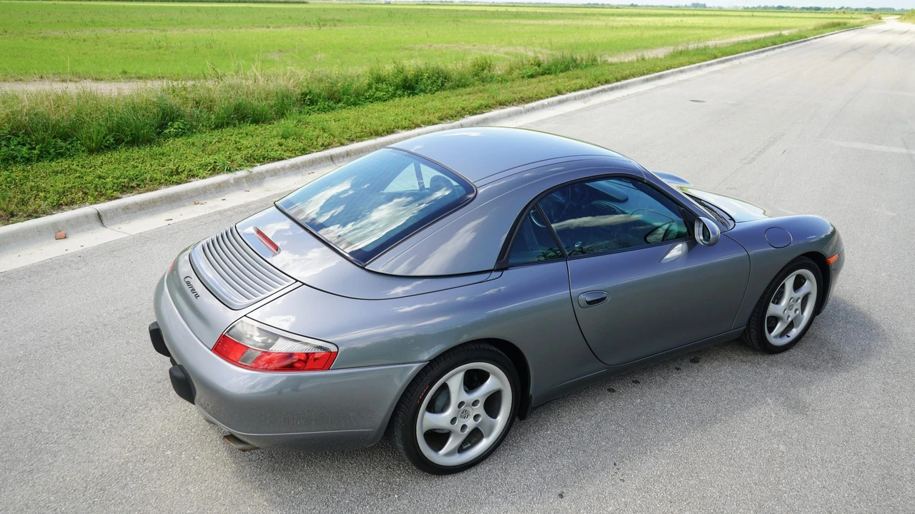 2001 Porsche 996 Carrera - Image 19 of 31