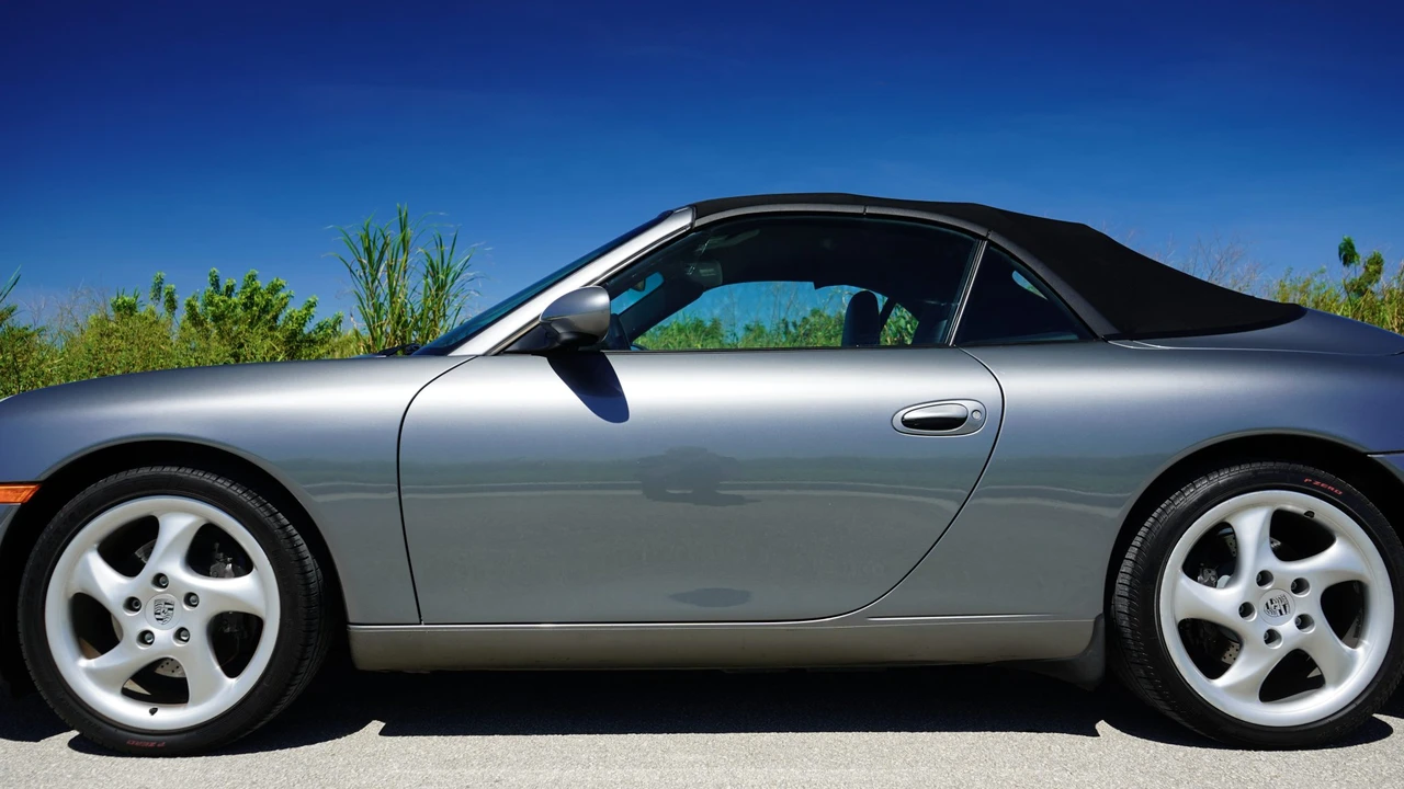 2001 Porsche 996 Carrera - Image 8 of 31