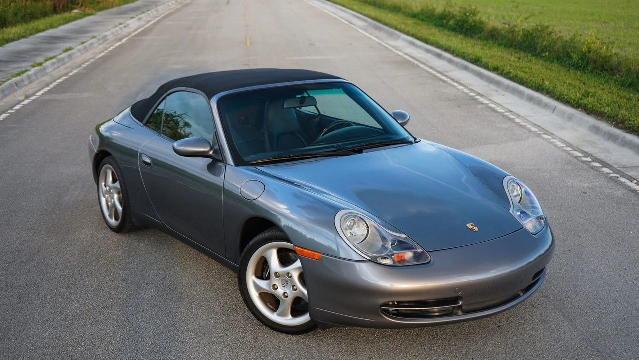 2001 Porsche 996 Carrera - Image 28 of 31