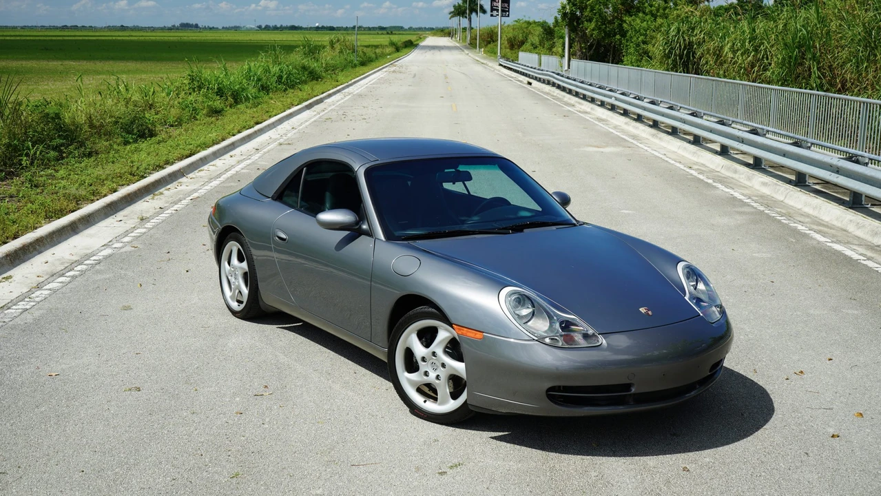 2001 Porsche 996 Carrera - Image 26 of 31