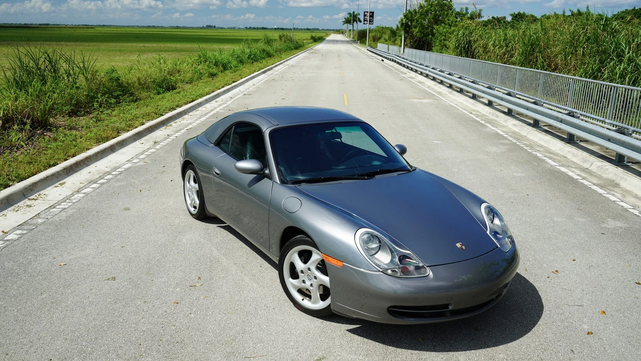 2001 Porsche 996 Carrera - Image 25 of 31